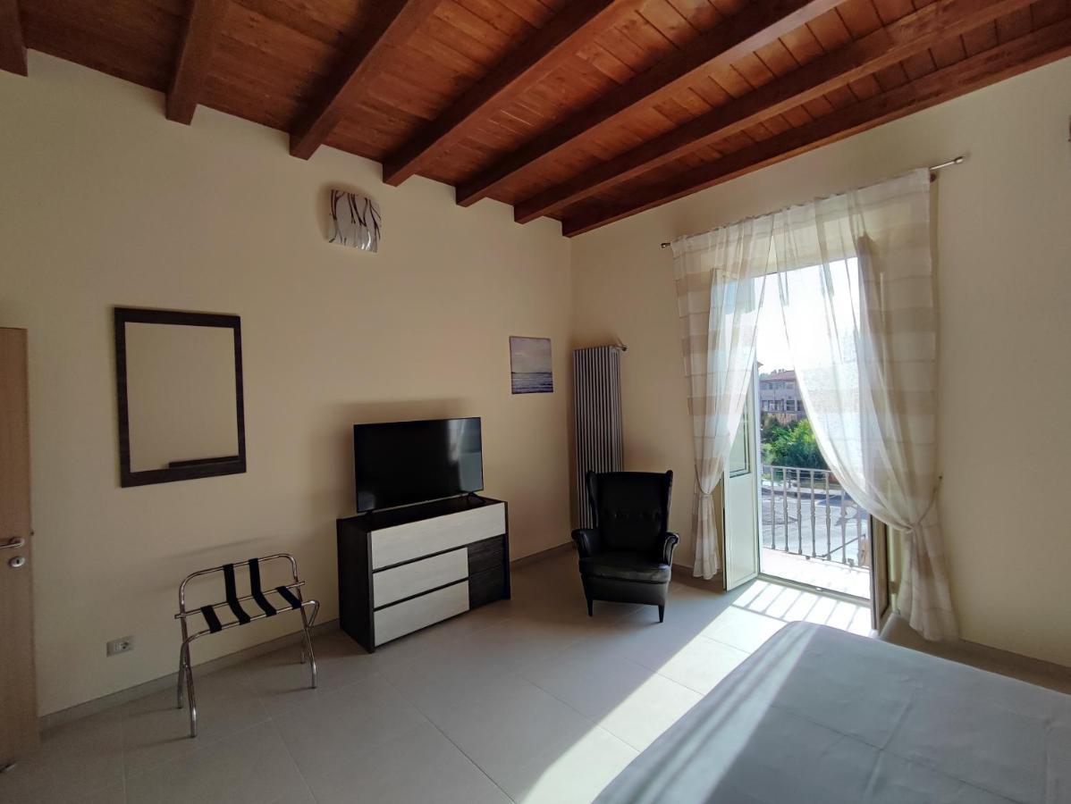 In Centro Rooms And Apartments Isola di Liri Екстериор снимка