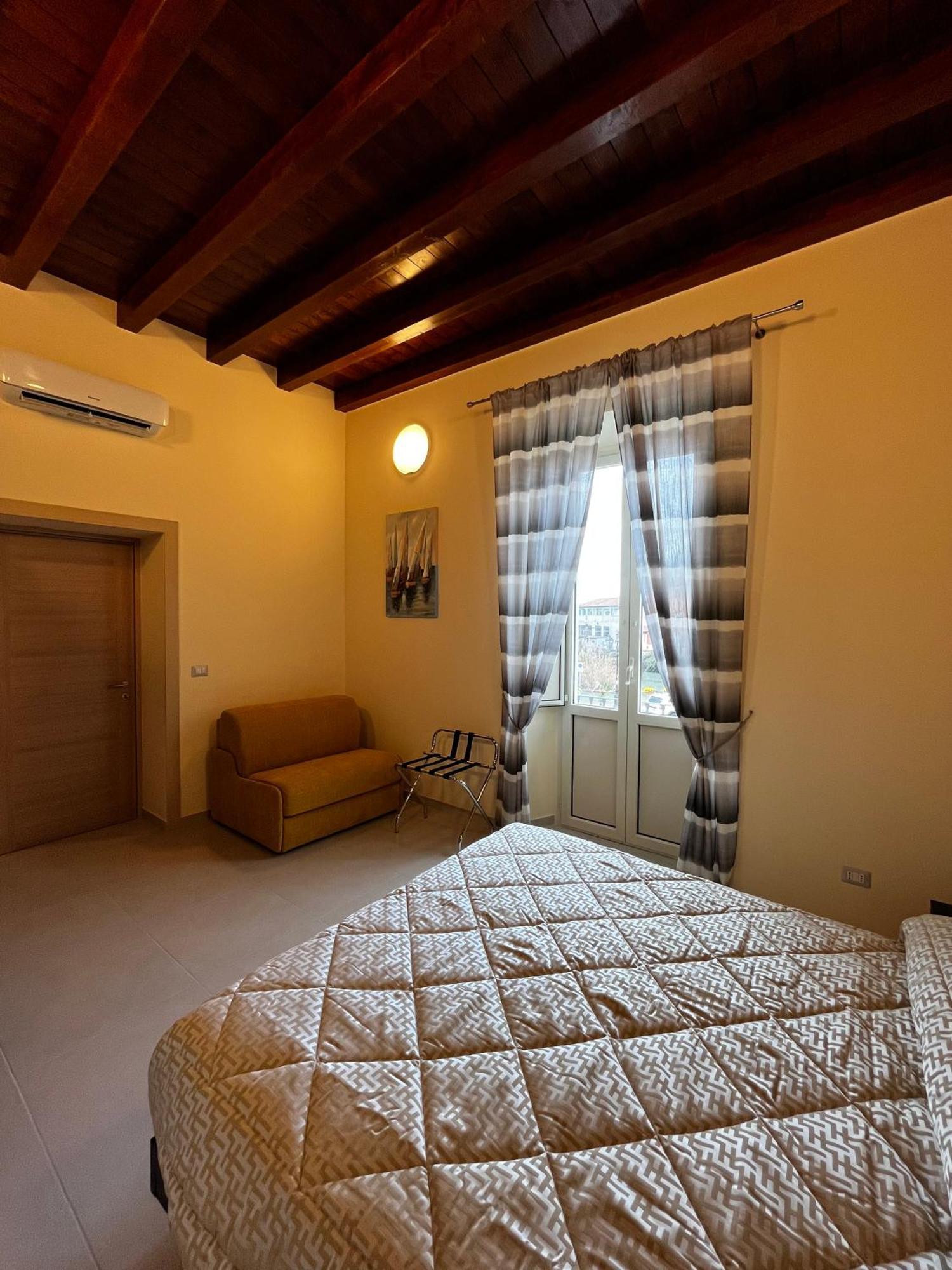 In Centro Rooms And Apartments Isola di Liri Екстериор снимка