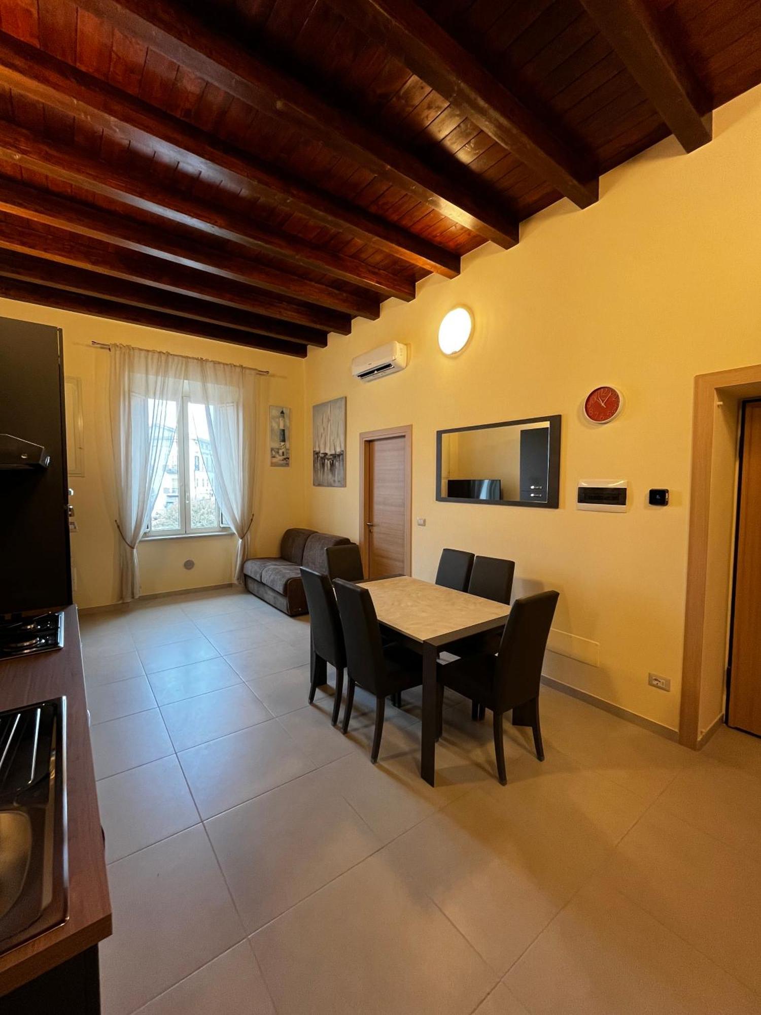 In Centro Rooms And Apartments Isola di Liri Екстериор снимка