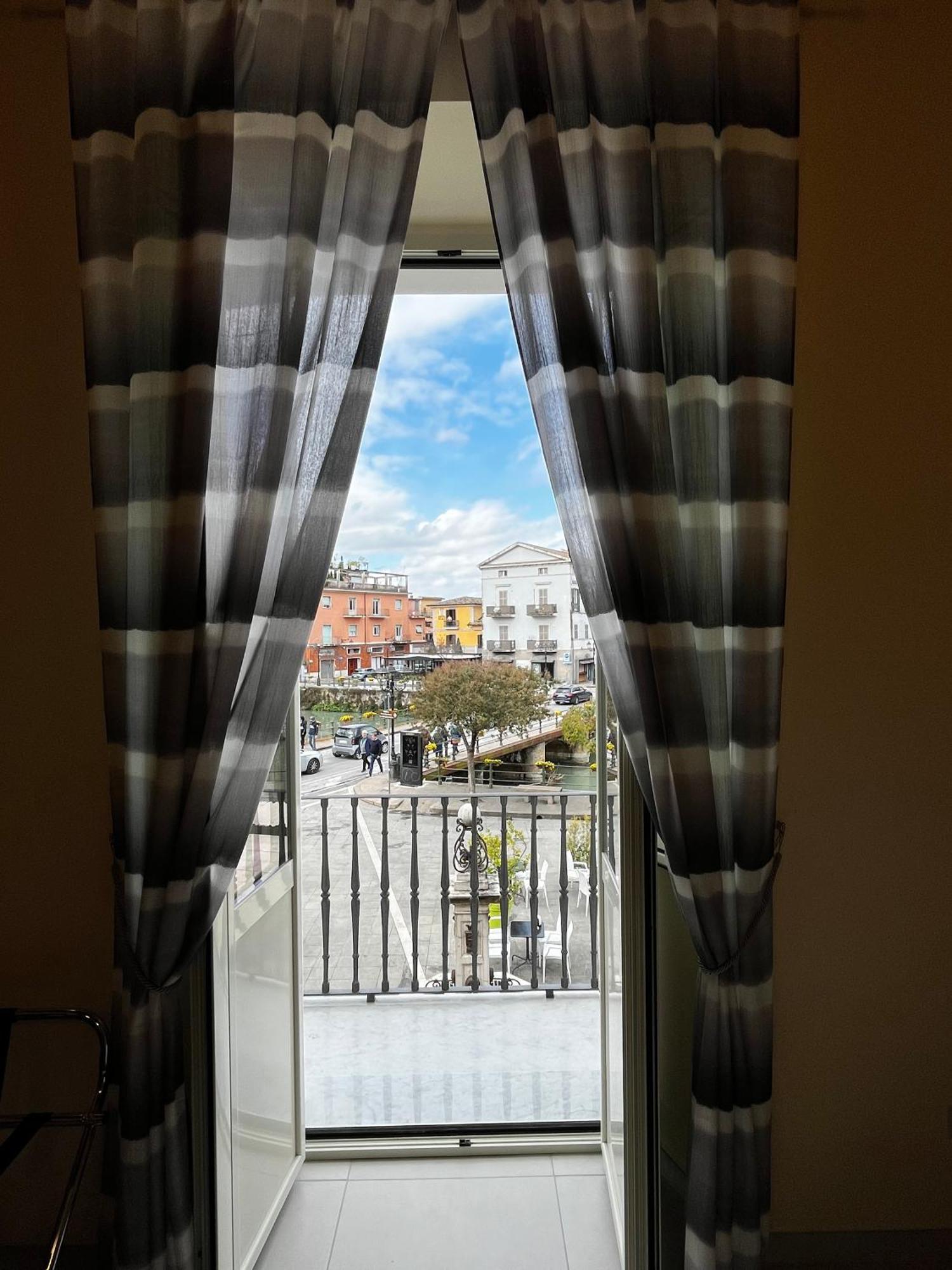 In Centro Rooms And Apartments Isola di Liri Екстериор снимка